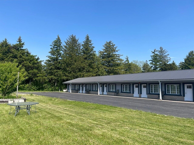 Exterior & Views 2, Miracle Motel, Chatham-Kent