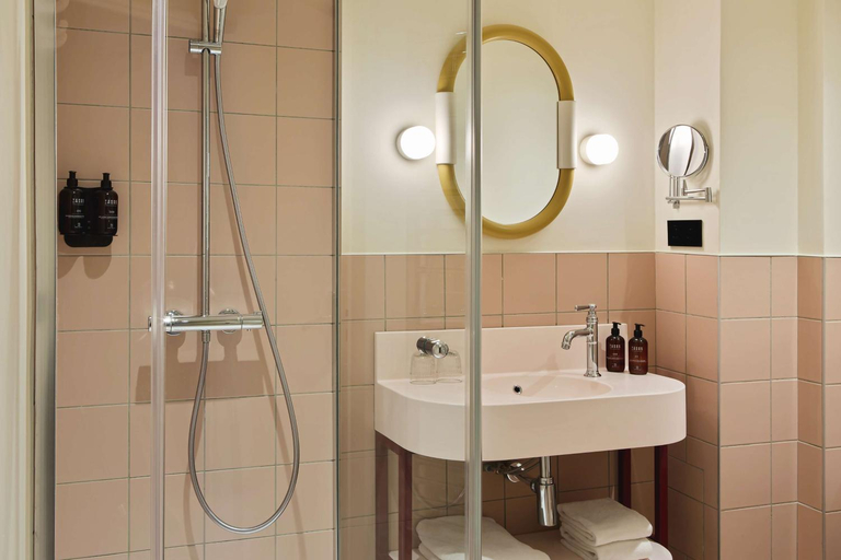 Bathroom 4, Hôtel Mercedes, Paris