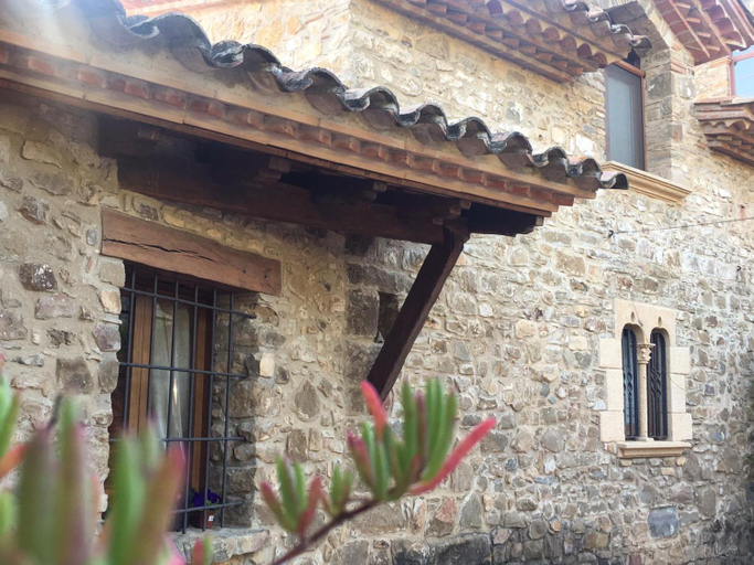 Entrance 5, Can Homs, Girona