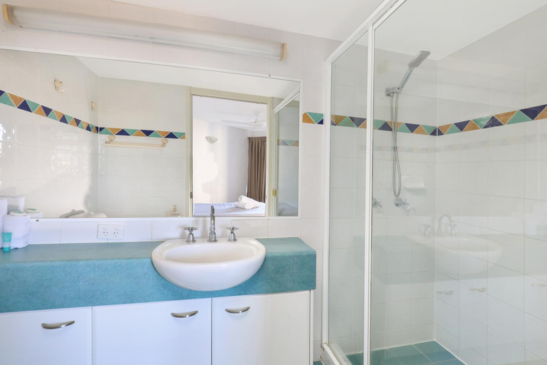 Bathroom 5, Beachside Resort, Caloundra - Kawana
