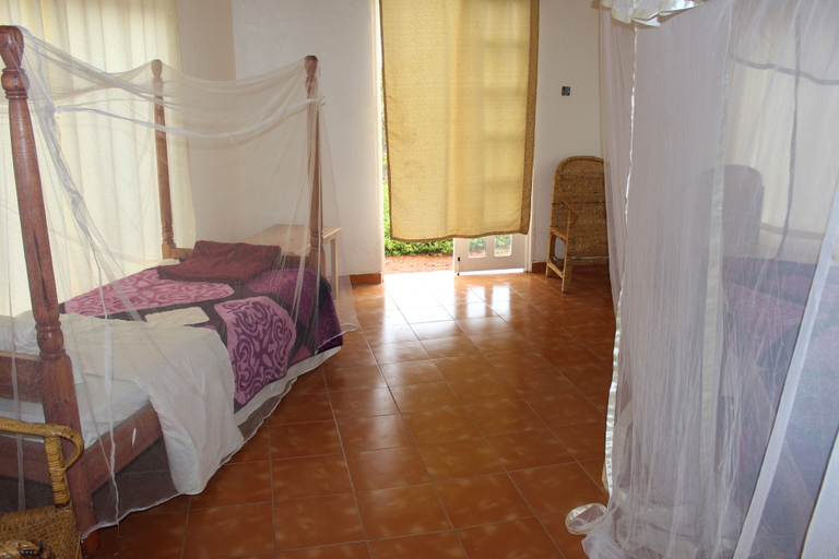 Bedroom 2, Euphorbia Safari Lodge, Busongora