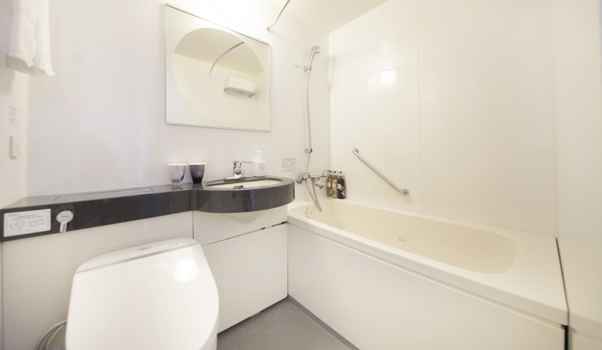 Bathroom 11