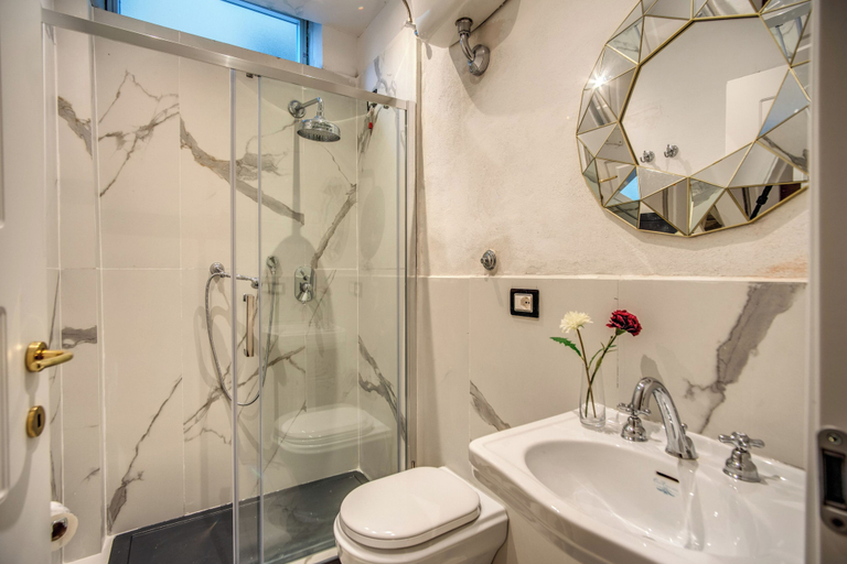 Bathroom 4, White Mirror Apartment, Pisa