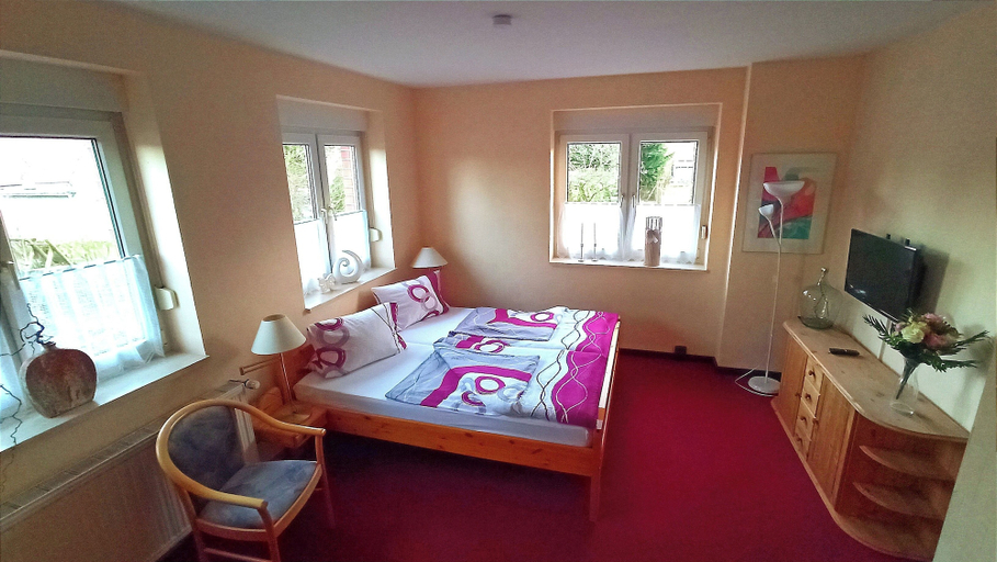 Bedroom 4, Marleen's Bar, Oberhavel