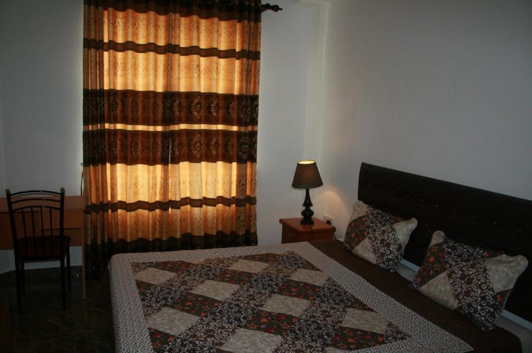 Bedroom 2, villaflorence, Mahara