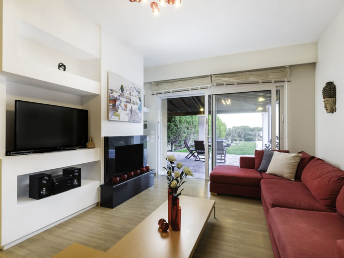 Others 5, Villa on Island with Private Pool, Garde, Terrace, Parking, South Aegean