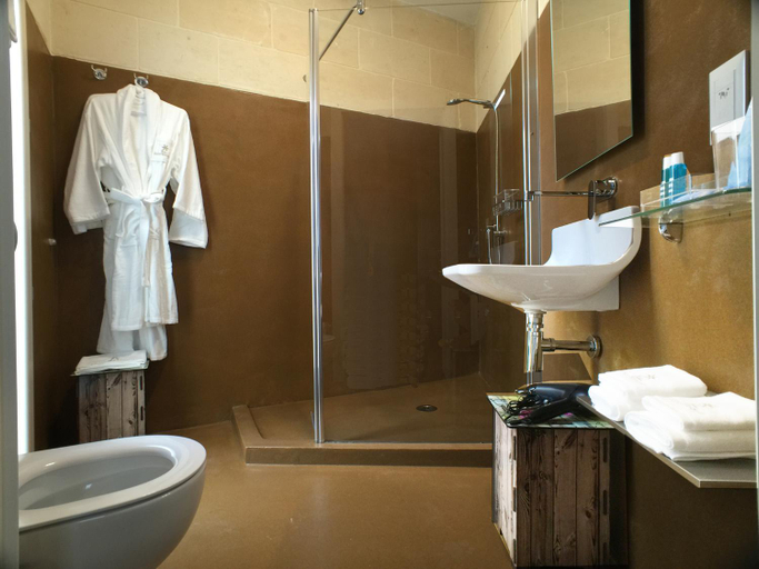 Bathroom 4, GozoWindmill Apartments