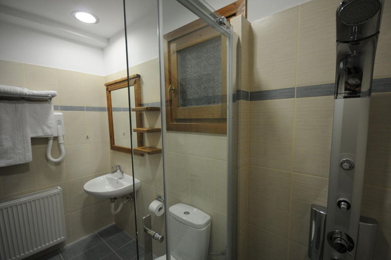Bathroom 2, Levanta, Central Greece