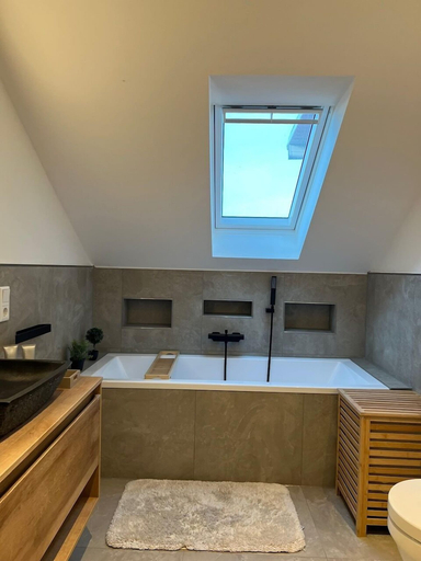 Bathroom 3, Park View Apartment, Bremerhaven