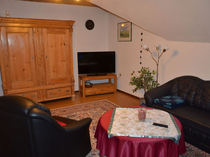 Others 5, Cozy Apartment in Wilsecker near Forest, Eifelkreis Bitburg-Prüm