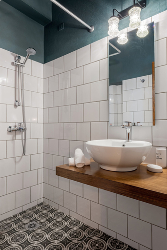 Bathroom 4, Paeonia, Central Greece