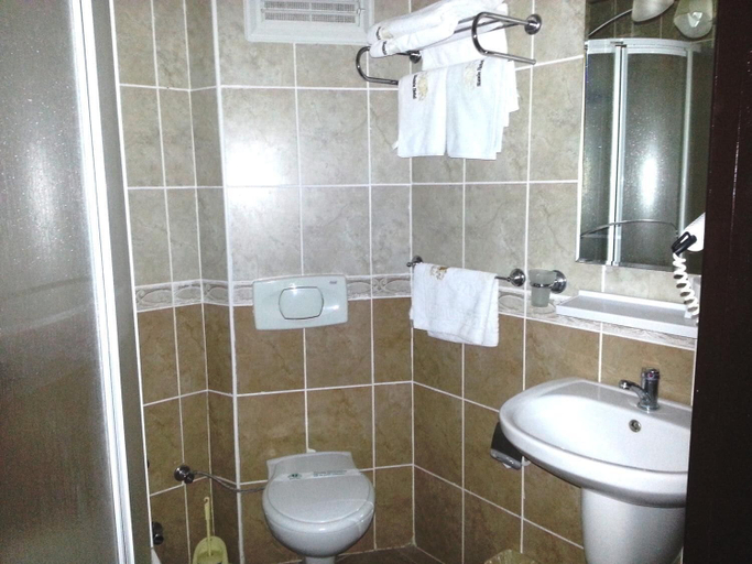Bathroom 5, Hamle Hotel, Ula