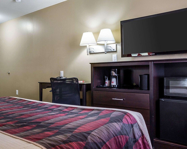 Bedroom 2, Econo Lodge Jamestown South, Stutsman