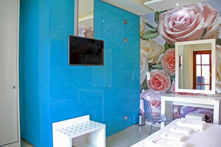 Bedroom 5, Hotel Macedon, East Macedonia and Thrace