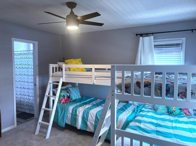 Room 2, A Beach To Remember 4 Bedroom Home by RedAwning, Brunswick