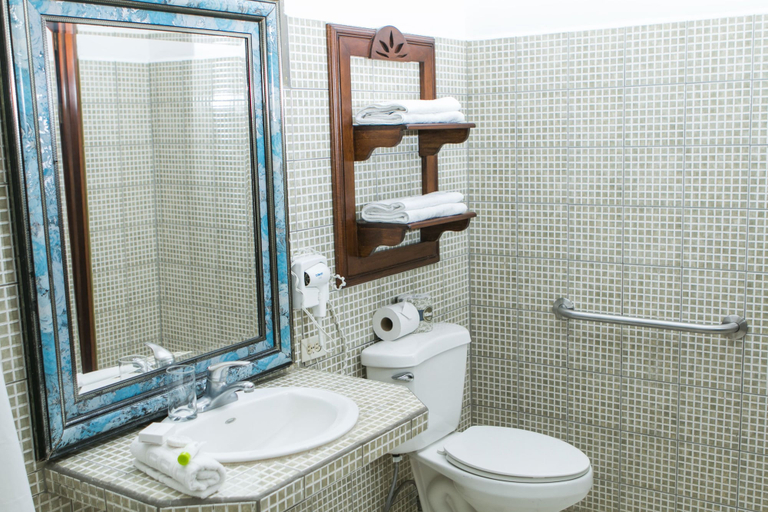 Bathroom, Hotel Alamar, Puntarenas