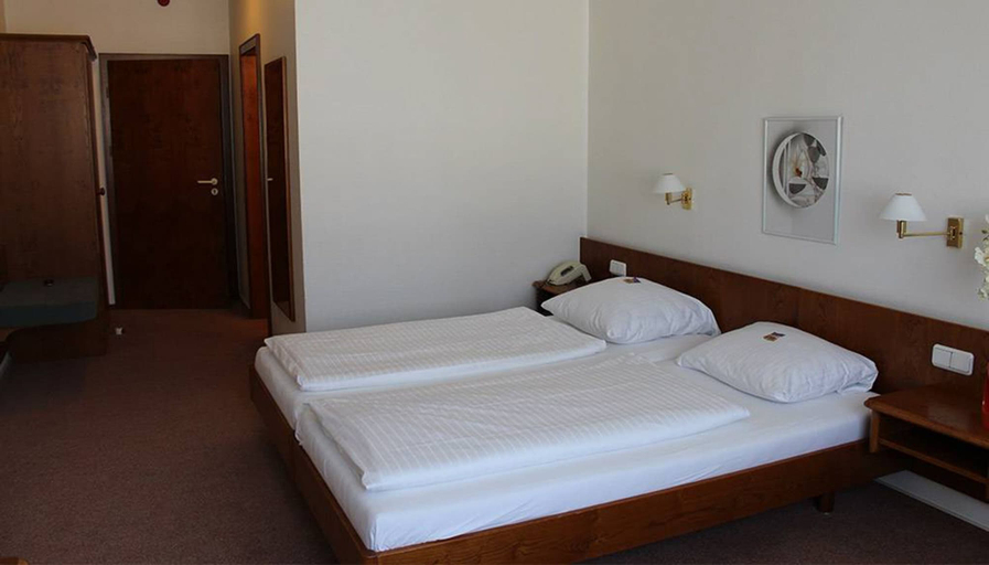 Bedroom 4, Hotel Post Rosbach, Wetteraukreis