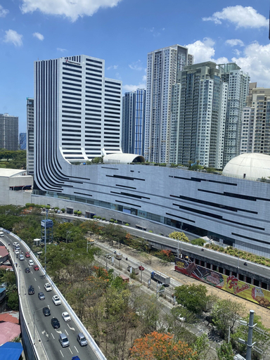 Exterior & Views 18