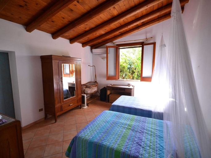 Bedroom 4, Cottage in Sicily With Private Garden & BBQ, Syracuse