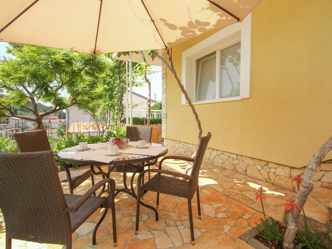 Others 4, Apartment in Trogir Near the Beach, Trogir