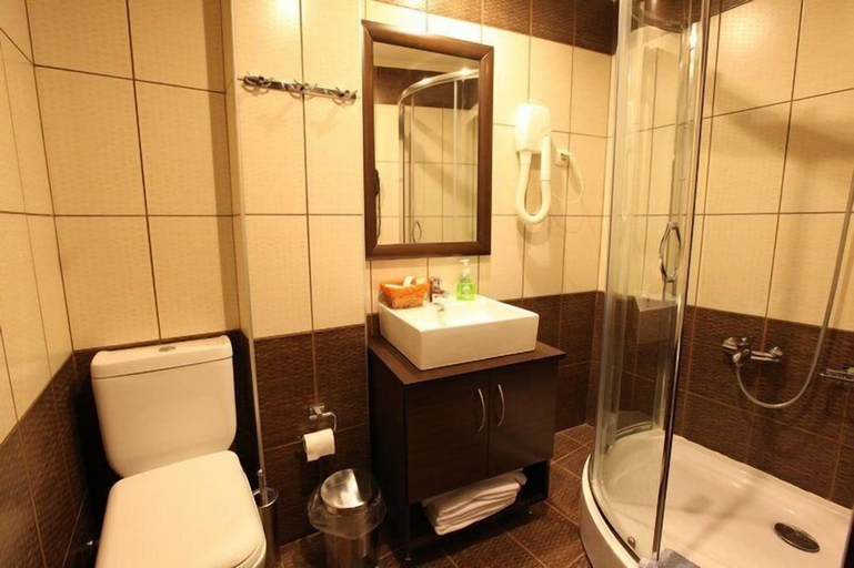 Bathroom 4, Delfini Hotel, West Greece