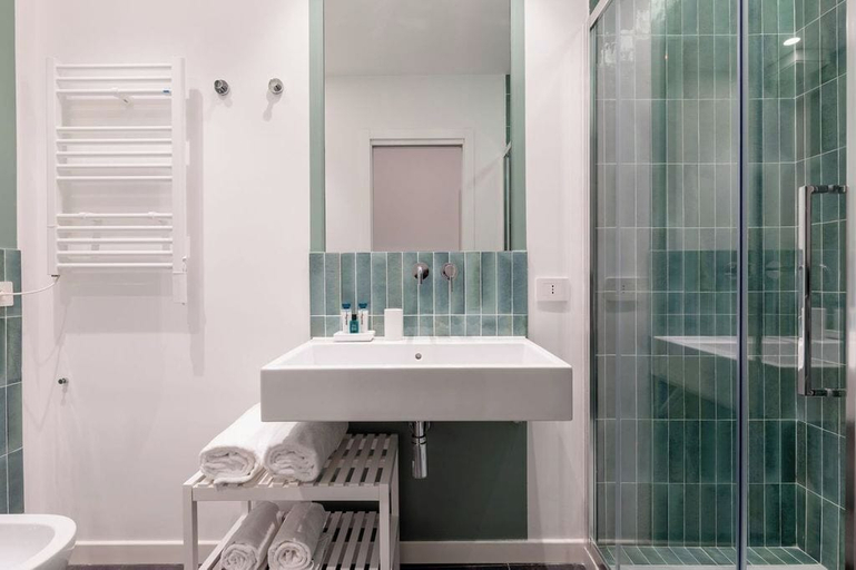 Bathroom 5, Epoca Suites Napoli, Napoli