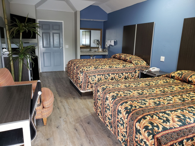 Bedroom 2, Camelot Inn 1960 Houston, Houston