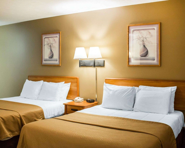 Bedroom 3, Econo Lodge Elkhart North, Elkhart