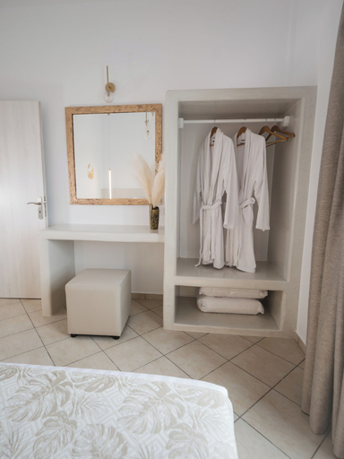Bedroom 5, Anthemis Suites, South Aegean