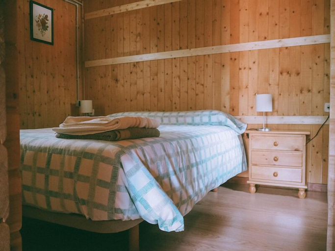 Bedroom 2, Hotel Rural Picos de Europa, León