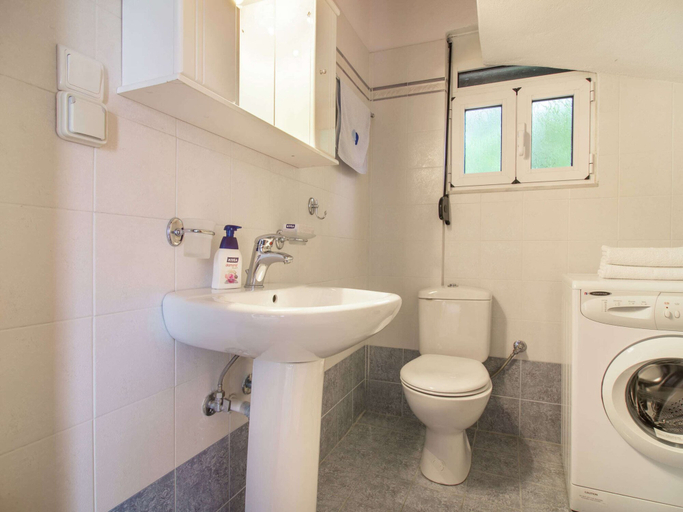 Bathroom 3, Villa in Lefkogia Near Souda Beach, Crete