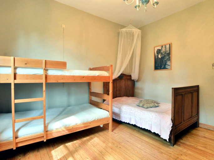 Bedroom 3, Bungalow in Monceau en Ardenne With Garden, Namur