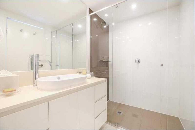 Bathroom 5, H-Residences Private Apartments, Gold Coast