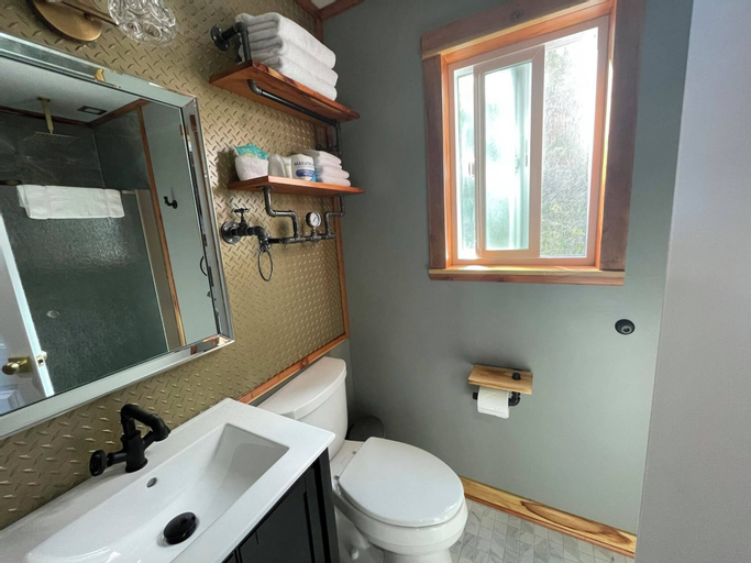 Bathroom 20