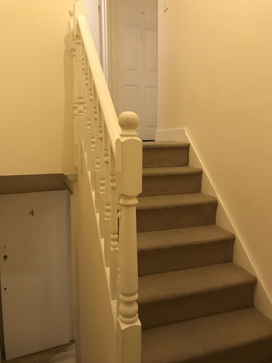Others 5, Rooms at 5 Hammersmith Road - Hostel, London