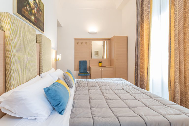 Bedroom 2, Medici, Rome