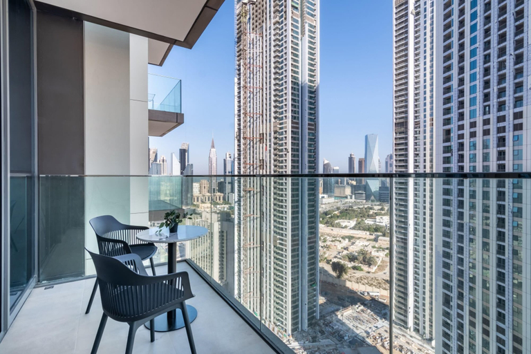 Room 4, Silkhaus Burj Khalifa Walking Distance New Tower, Dubai