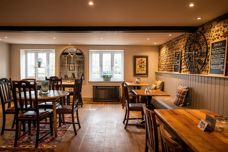 Others 3, The Three Horseshoes, Norfolk