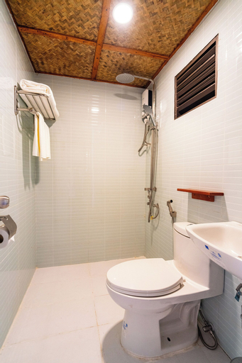 Bathroom 9