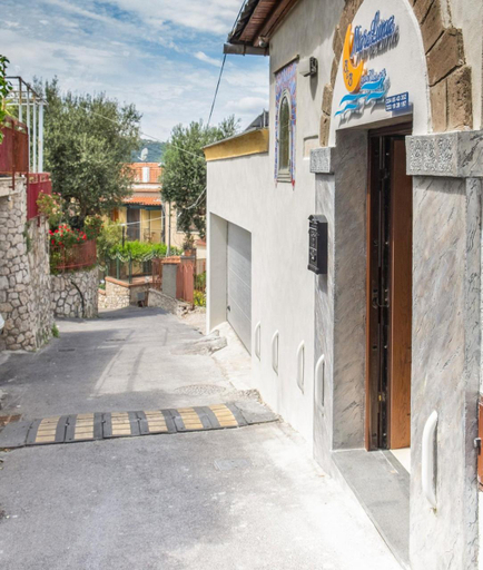 Others 5, Casa MareLuna, Napoli