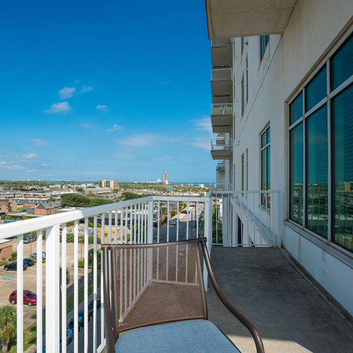 Room 4, Sea it All Infinity Pool Ocean Views Steps From the Beach -- a Great Getaway, Galveston