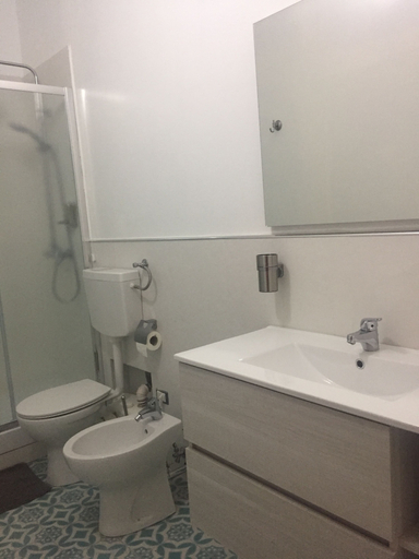Bathroom 4, Salernoportodamare Train Station Room, Salerno