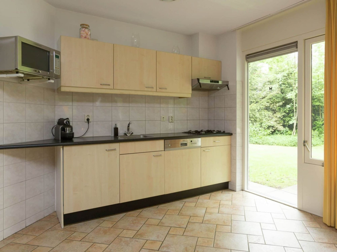 Private kitchen 5, Holiday Home Near Lemelerberg Nature Reserve, Ommen