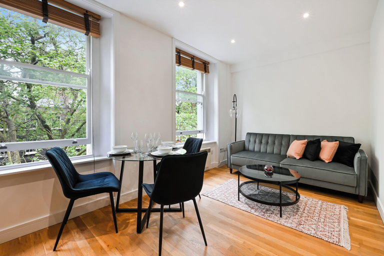 Others 4, Avari Apartments – Gray’s Collection, London
