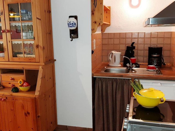 Others 5, Quiet Holiday Home With Terrace, Waldeck-Frankenberg