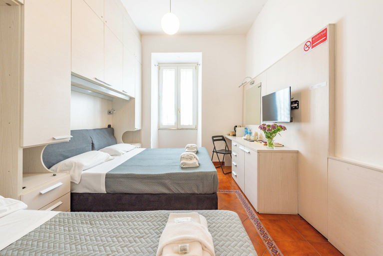Bedroom 3, Andenis Tiber House, Roma