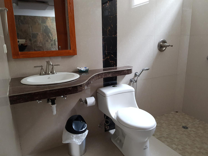 Bathroom 4, Hotel Apart Guayaquil Aeropuerto, Guayaquil