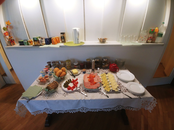 Food & Drinks 5, Nature view B&B, Ljubljana