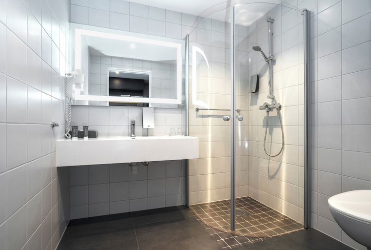 Bathroom 5, Thon Hotel Lofoten, Vågan