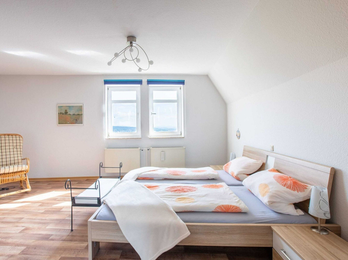 Bedroom 4, Heritage Apartment in Battenberg near Skiing, Waldeck-Frankenberg